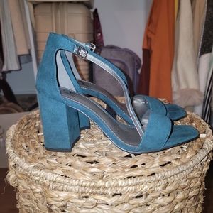 Brand new teal heels